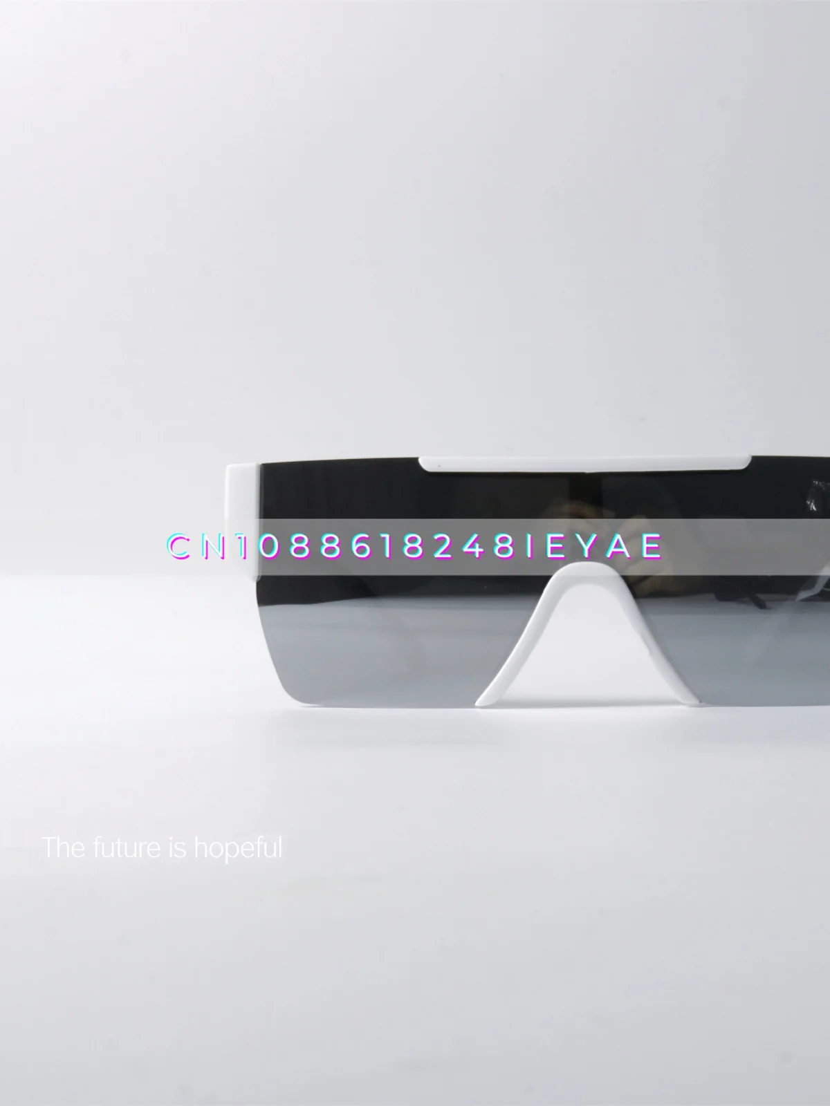 Cyberpunk Colorful One-piece Sunglasses UV400 Anti-ultraviolet Radiation One-piece Frameless Niche Sunglasses