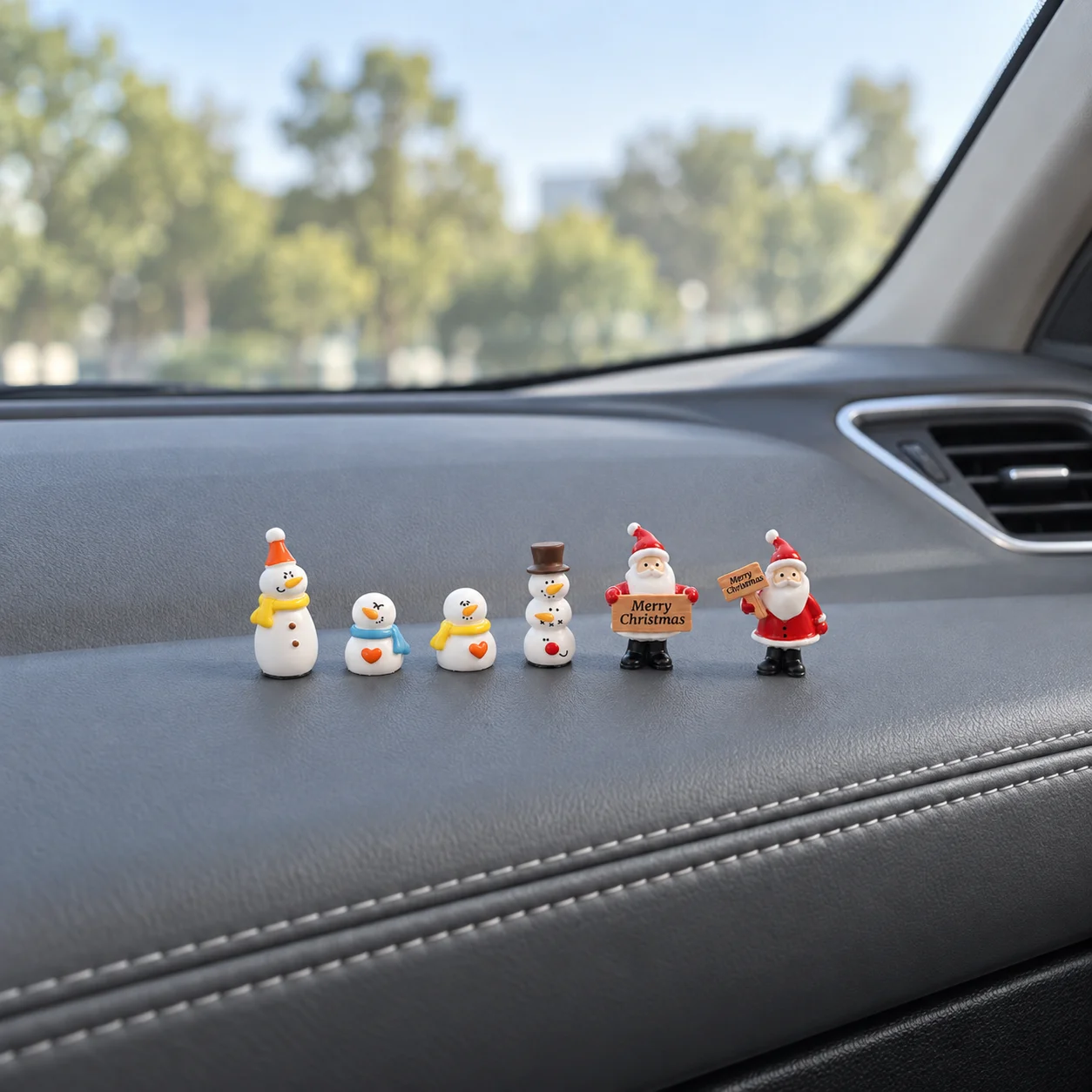 6PCS Christmas Car Dashboard Ornaments Santa Claus Snowman Mini Figurines Set Cute Festive Car Interior Decorations Holiday Gift