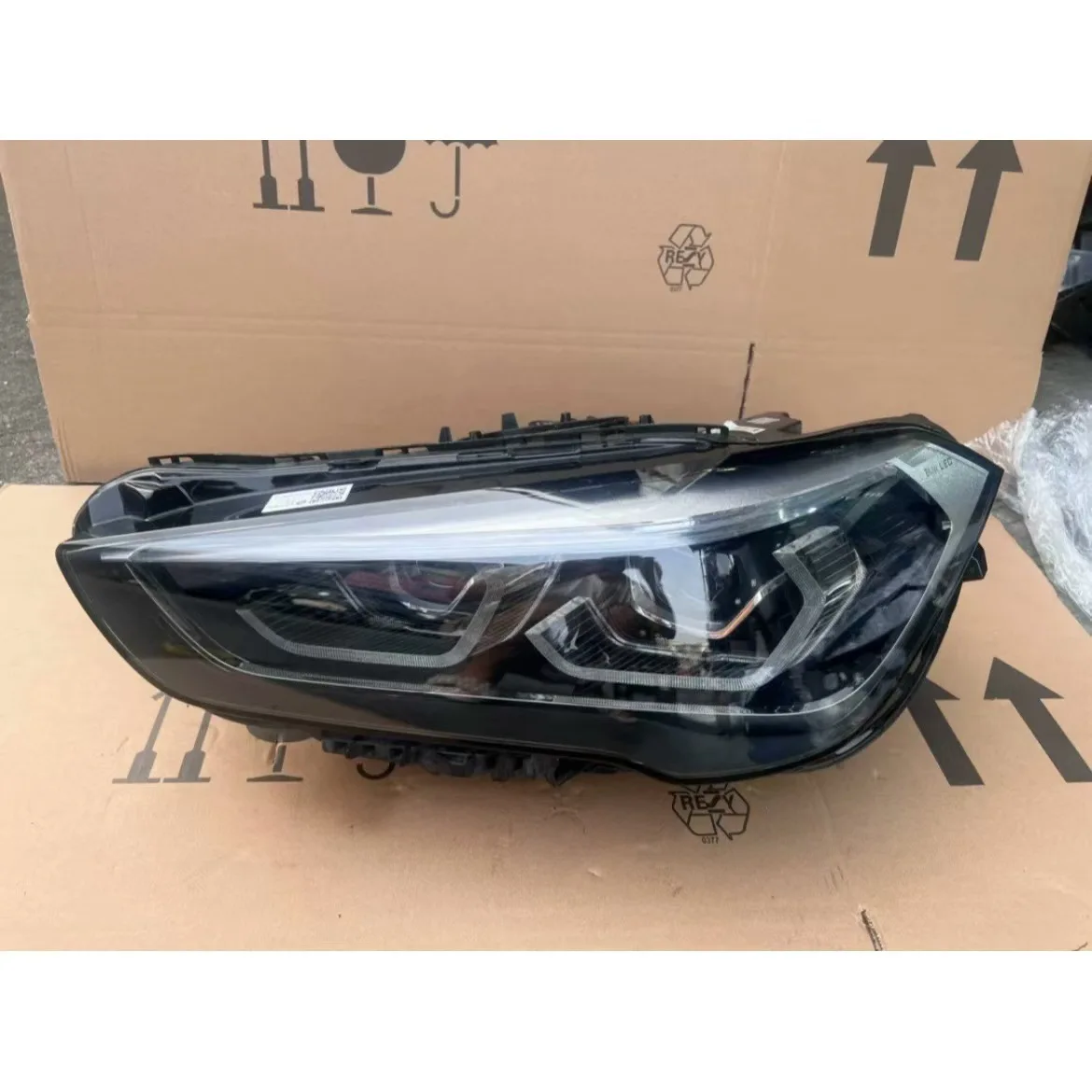 

For BMW X1 F49 2020 Headlights LED Front Lighting System Semi-Assembly