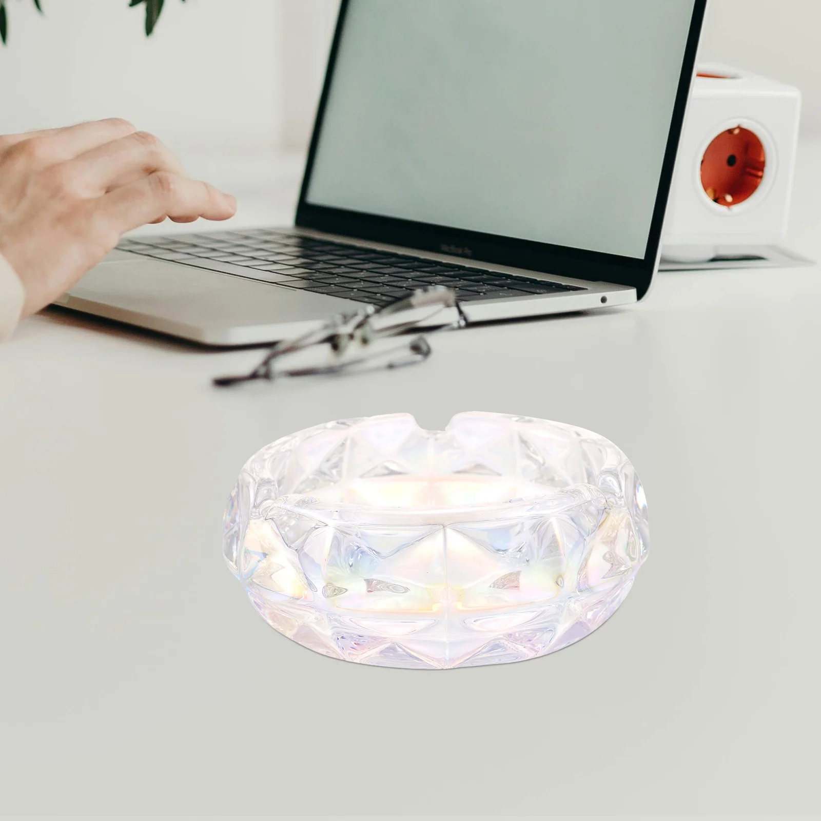 

Corrosion Resistant Ashtray Smoking Accessory Delicate European Style Fine Craft