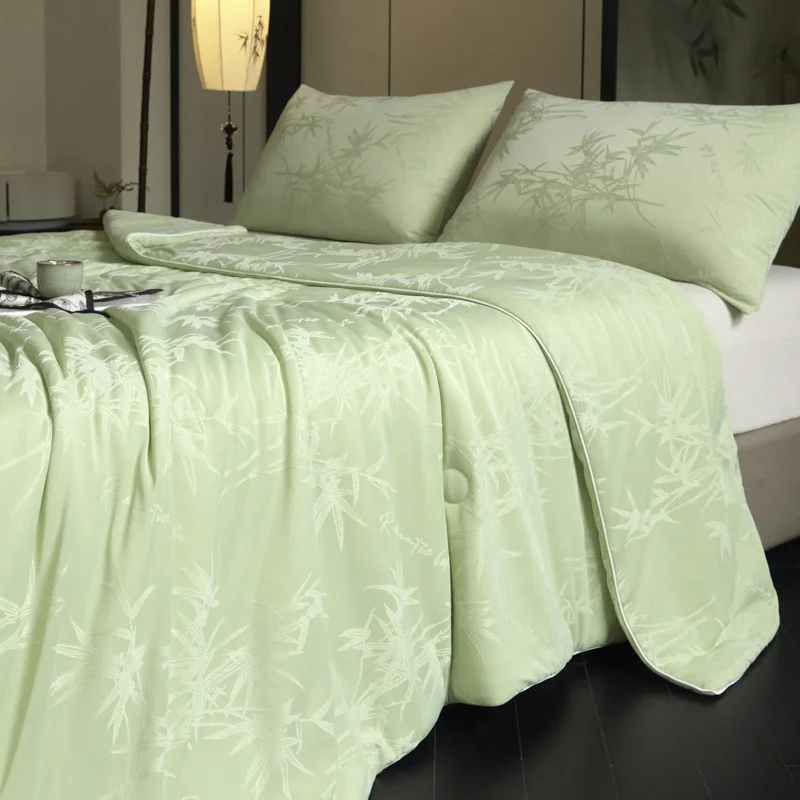 Luxury Bamboo Cooling Comforter Jacquard Summer Quilt, Q-Max 0.4 Reversible Lightweight Cooling Blanket Breathable Silky Bedding
