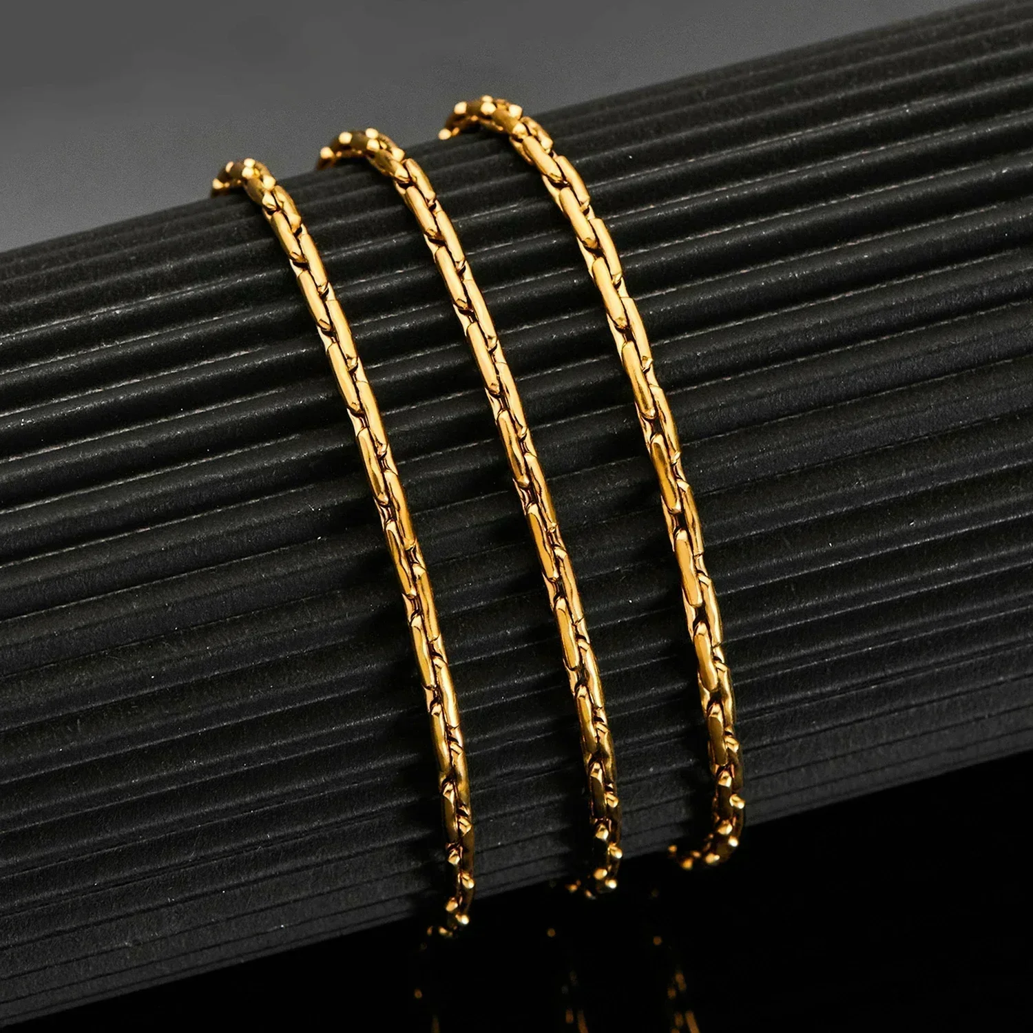 Collar Gargantilla Noble de Cadena de Eslabones de Acero Inoxidable Dorado