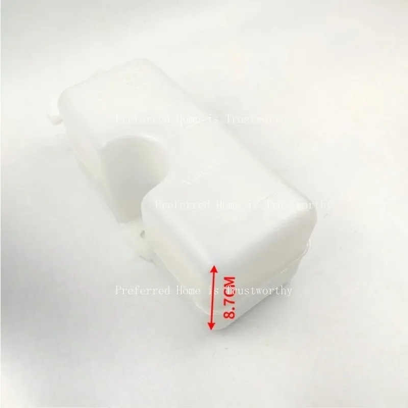 

Suitable for EC55/60 Excavator Auxiliary Water Tank, Water Tank Expansion Bottle, Reflux Bottle Cooling Components