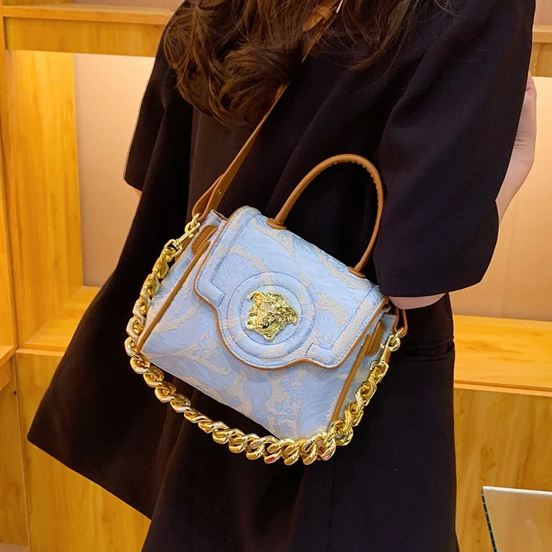 

2025 Luxury High-End Tote Bag Minimalist Leather For Women Solid Color Casual Large Capacity Unique Design