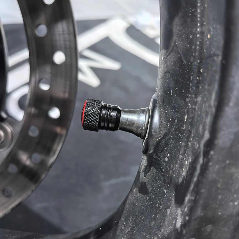 Für CFMOTO 450MT 650MT 700MT 800MT 1000MTX Motorradzubehör: Schwingarmstützen (Paddock Spools) für CF MOTO 450 650 700 MT 800 1000 MT-X – Detail 3