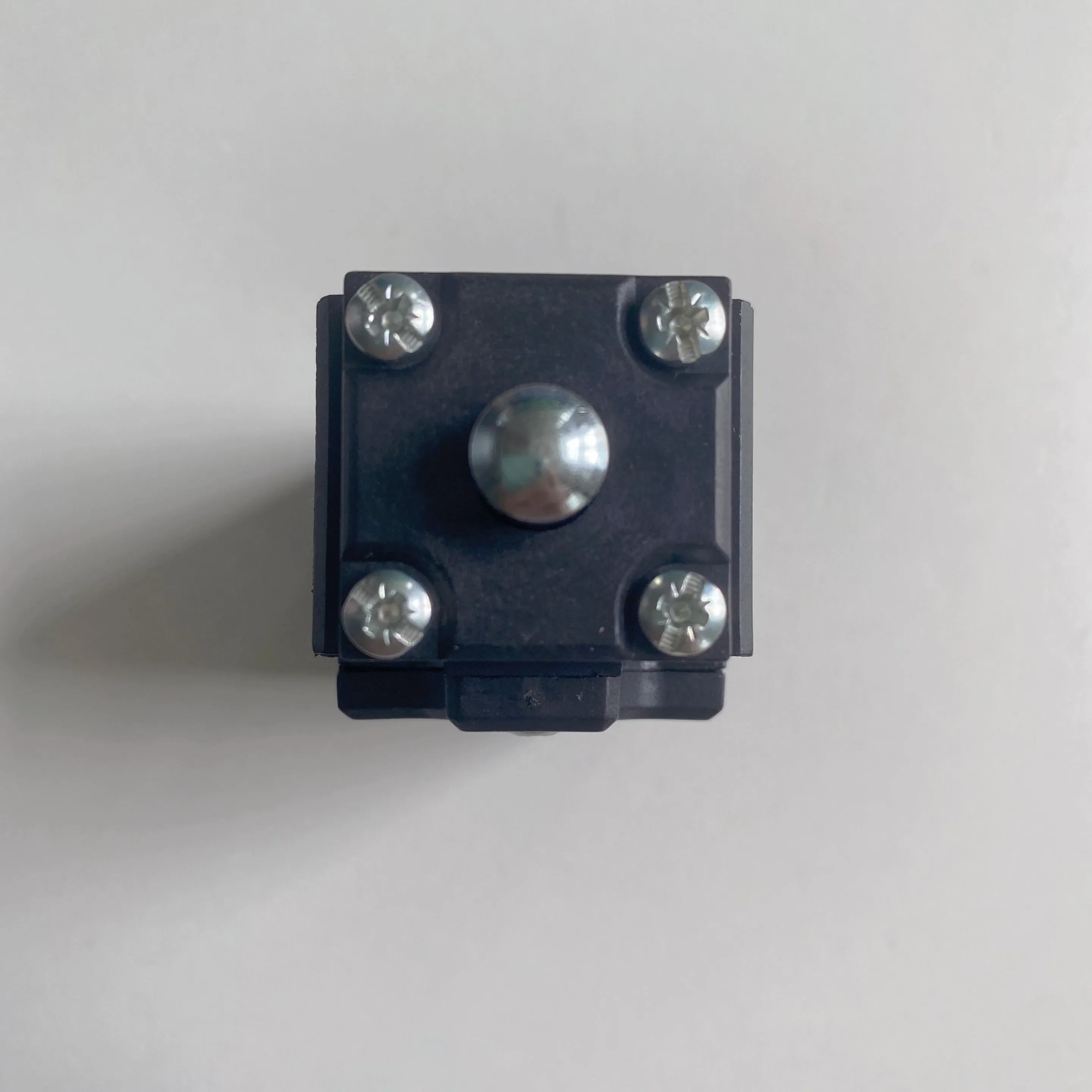 

Новый оригинальный ограниченный переключатель COMEPI AP1T11W20, двухтовая контактная точка открытого сигнала