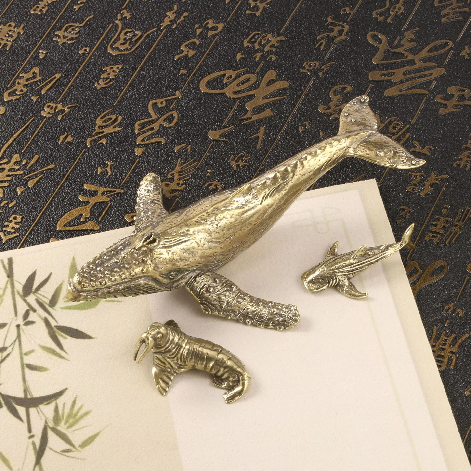 

Brass Humpback Whale Statue Creative Ocean Desk Decor Vintage Home Office Sculpture Unique Gift for Marine Lovers