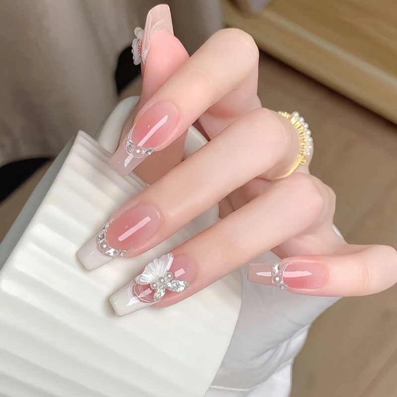 24 Stück Schmetterlingsschleife zum Aufdrücken der Nägel, erröten, Strass-Perlen, zum Aufkleben auf Nägeln, minimalistische französische Spitze, künstliche Nägel, Sarg-Nagelkunst