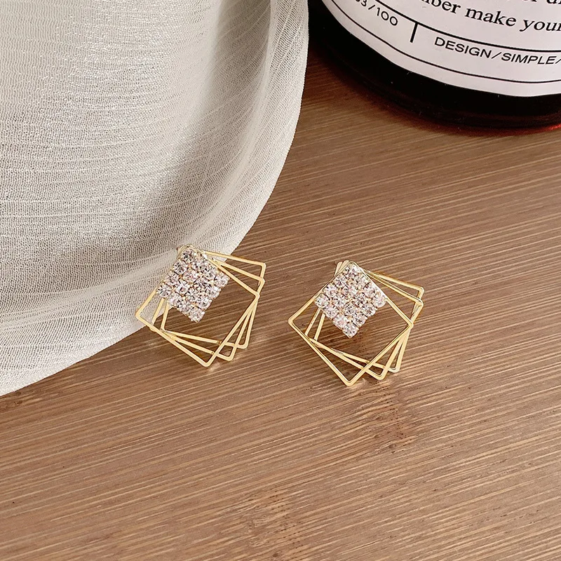 Multi-layer Overlap Rhombus Shape Stud Earrings for Women Hollow Out Metal Golden Color Geometry Earrings Party Crystal Jewelry