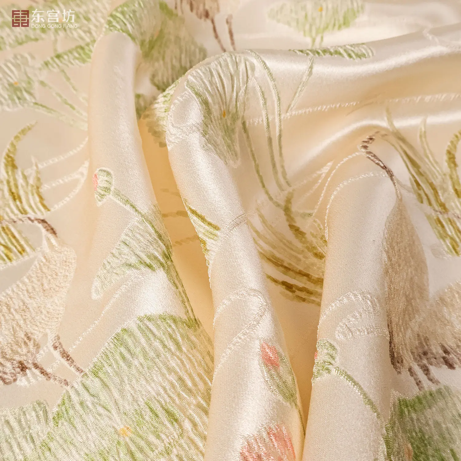 Heavy Natural Silk National Style Pond Wave Dark Pattern Jacquard Pleated Fabric Cheongsam Hanfu Fabric
