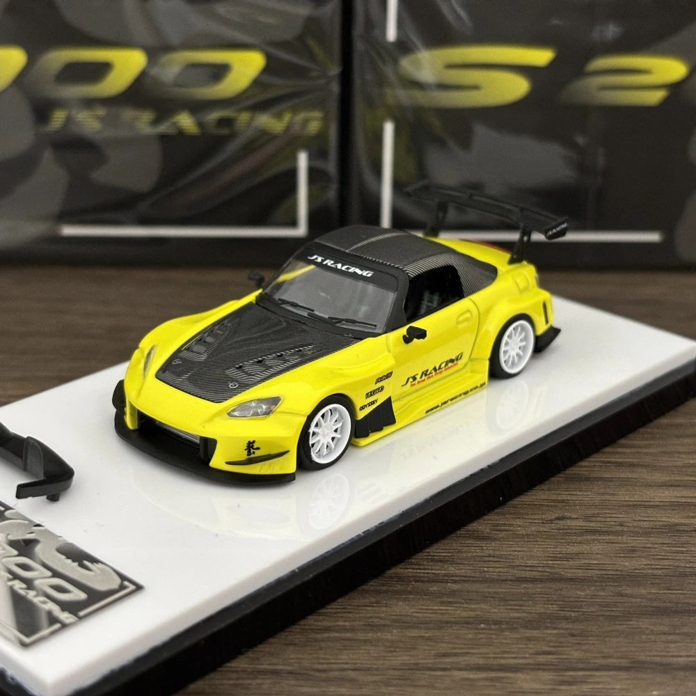 

Литая под давлением модель автомобиля Micro Turbo MT 1:64 S2000 JS RACING, металлик, желтый
