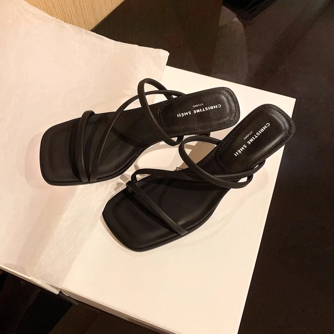 Rubber Flip Flops Slippers Women Summer Female Shoes Square heel Luxury Slides Low Hawaiian 2024 Beach Block Soft Designer Fabri