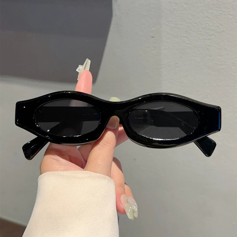 KAMMPT Oval Sunglasses 2024 New Fashion Vintage Candy Color Beach Vacation Shades Women Retro Vintage Brand Outdoor Sun Glasses