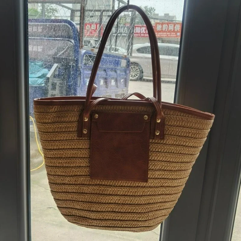 حقيبة كروس عصرية للنساء بتصميم عصري مع شعار كاجوال بتصميم عتيق من باريس شيك للاستخدام اليومي الفاخر