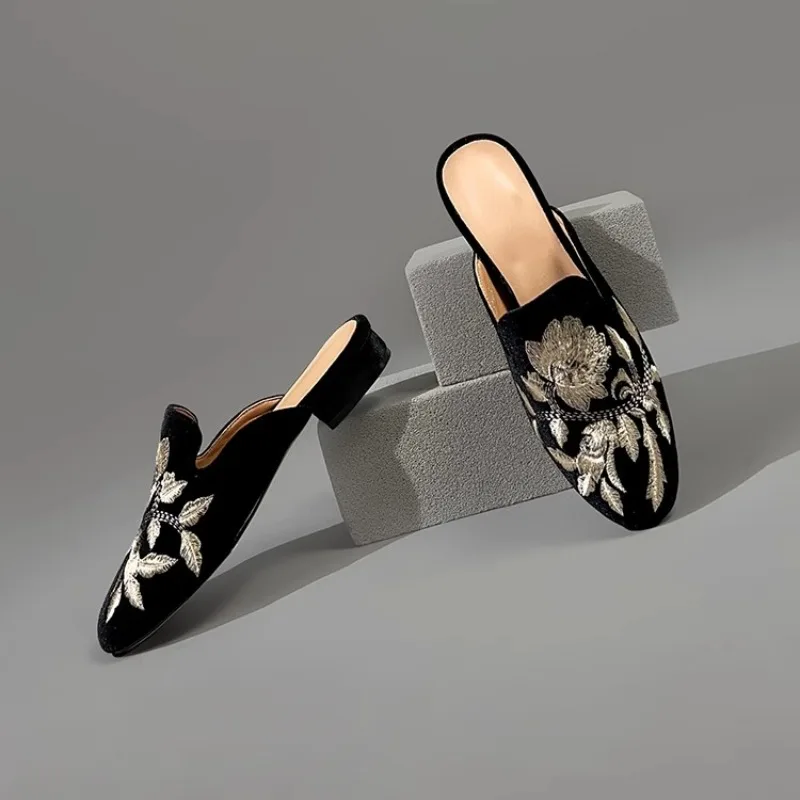 New Design Fashion Half Slippers Women Shoes Embroidery Summer Outside Flat Sandals Female Fashion Casual Slippers