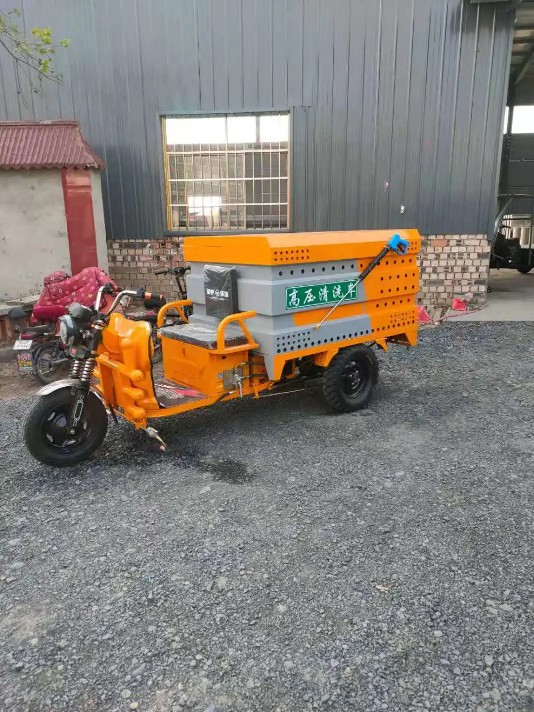 2025 Veicolo elettrico per pulizia ad alta pressione a tre ruote elettrico di alta qualità