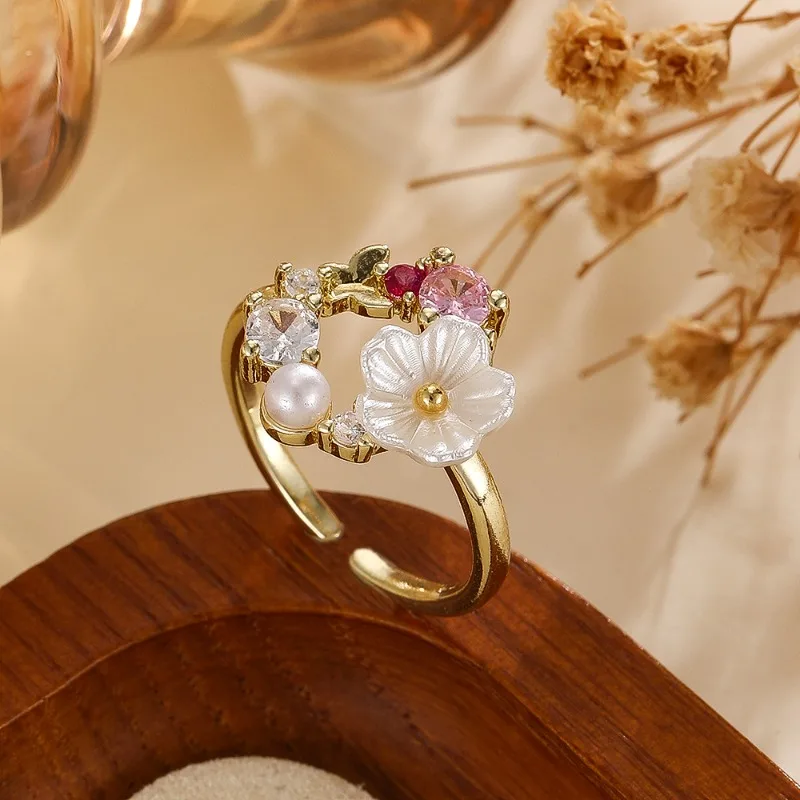 

Creative butterfly flower rose ring, set with zircon, niche sweet beauty ring