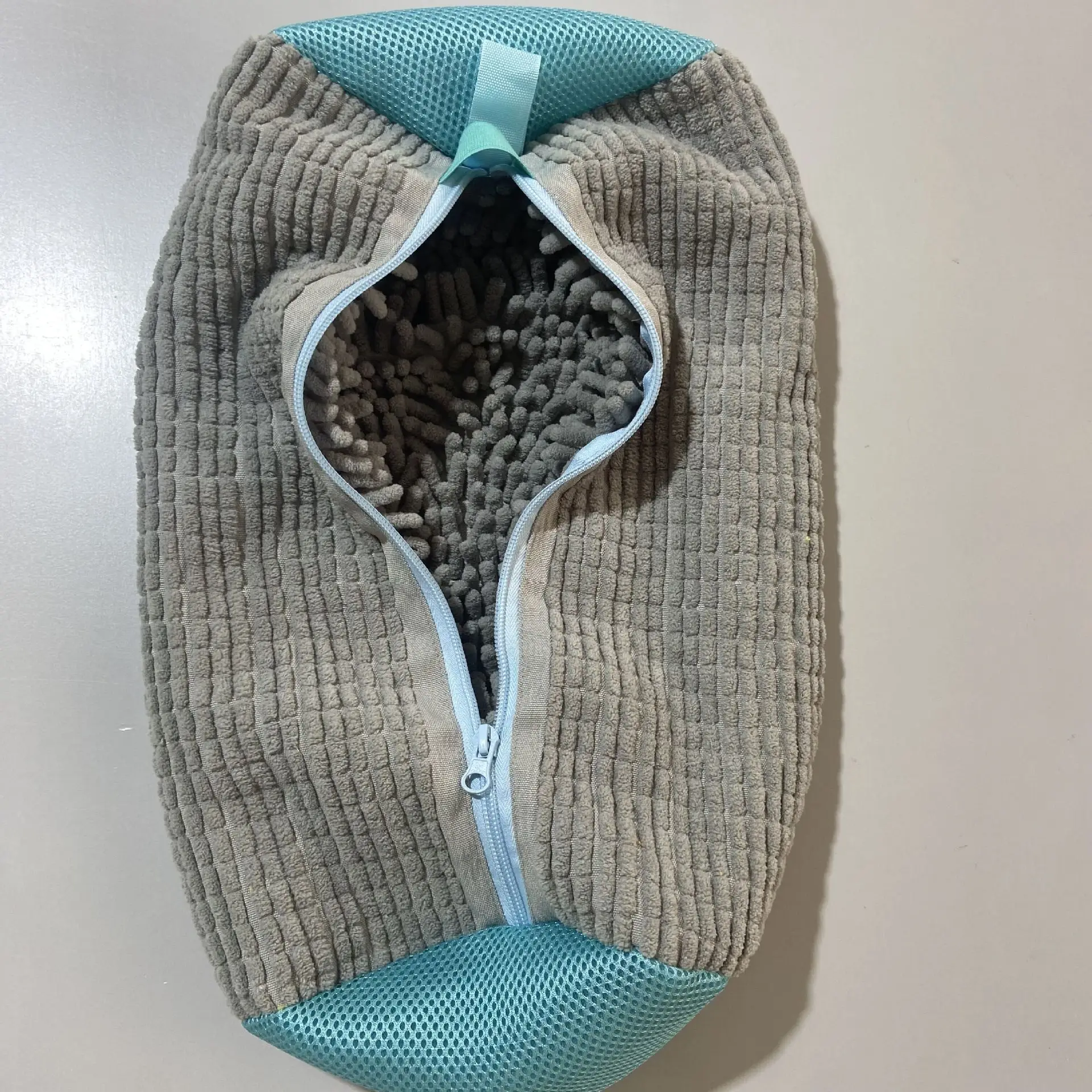 أكياس الغسيل حقيبة غسالة الأحذية - مع حقيبة غسيل بسحاب مع زغب غني بالداخل، مثالية للأحذية الرياضية مع فرشاة للأحذية