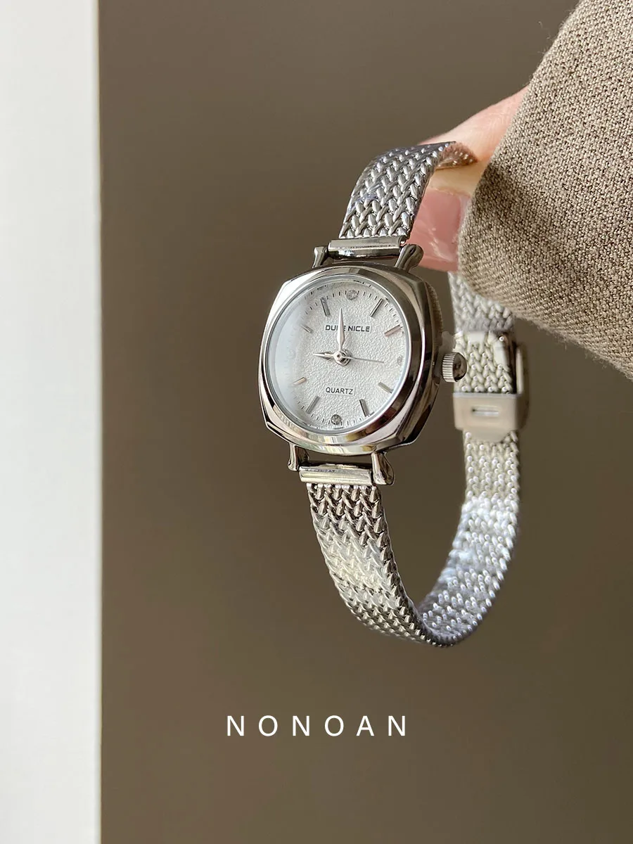 Retro-Style, Understated Luxury Women'S Watch With A Sophisticated Mesh Strap And Small Dial; High-End Luxury Women'S Wristwatch