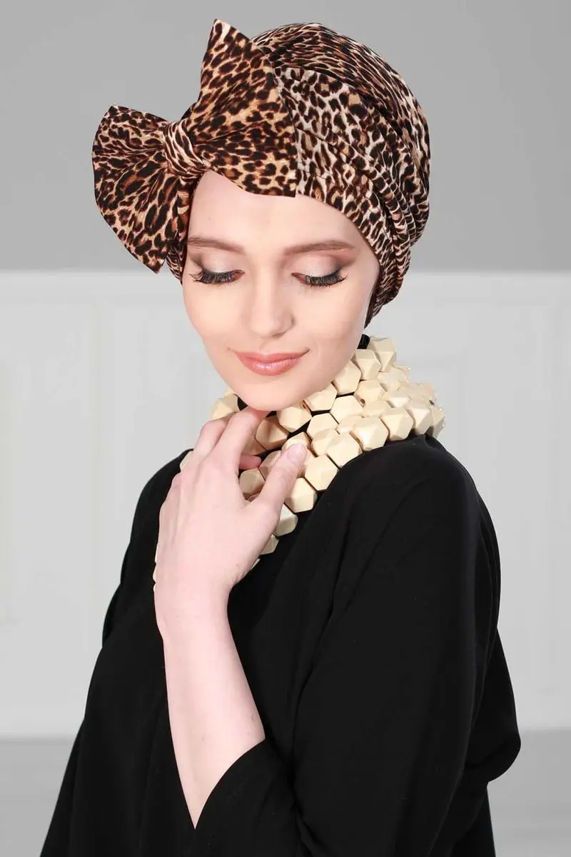 Giant bow patterned Bone leopard pattern