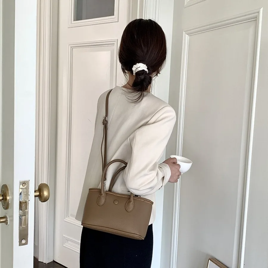 

Осенне-зимняя корейская версия модной сумки для пожилых людей, простая однотонная женская сумка через плечо для поездок на работу