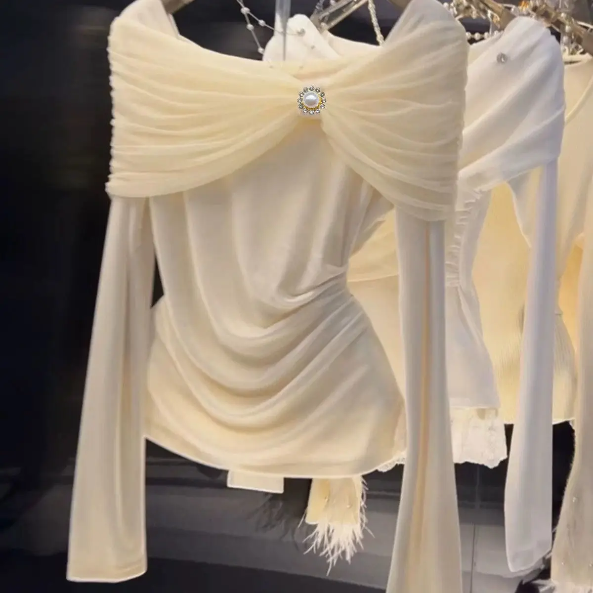 

Design pure desire one-word neck knitted sweater women's autumn new foreign style mesh stitching slim and thin bottoming shirt