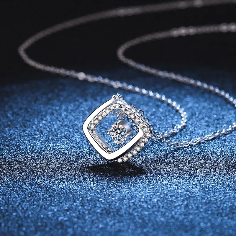 0.3ct 4mm Beating Heart Moissanite Necklace for Women Girls Geometric Pendant 100% S925 Sterling Silver Jewelry Wholesale