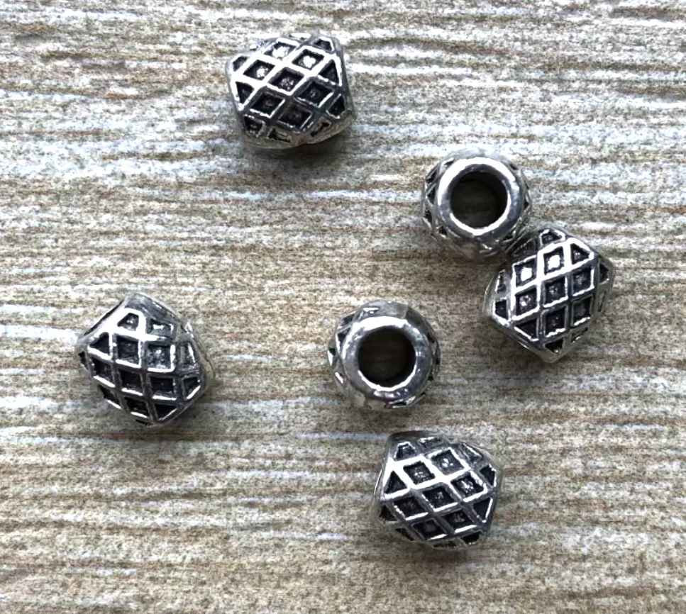 

20pcs 8.2*7.8mm, hole 3.9mm Zinc Alloy metal tibetan silver delicate spacer beads for jewelry findings HWG2142