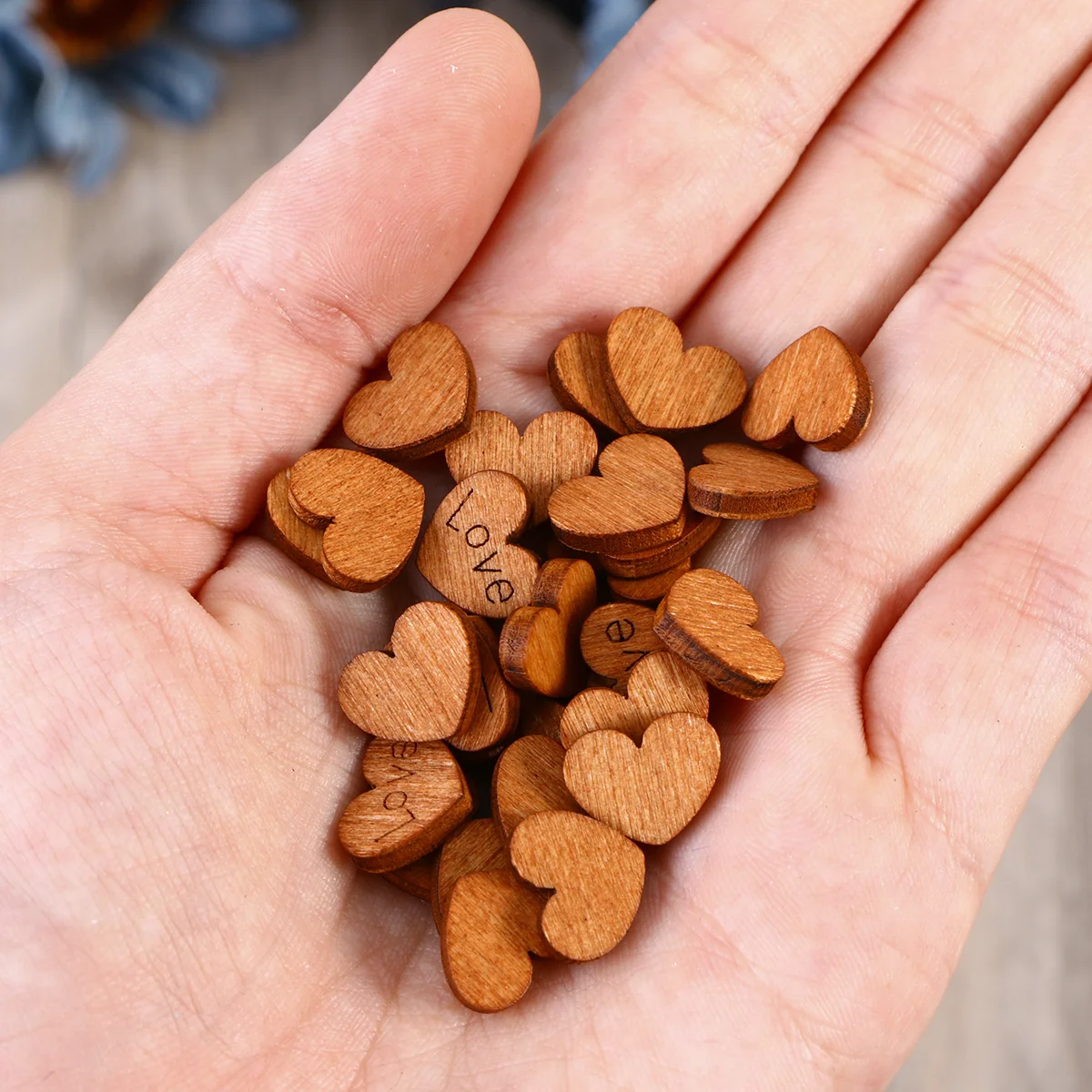 

100Pcs Wooden Heart Embellishments Carved Love Words Wedding Scrapbooking Crafts Decoupage Sign Making Plaques