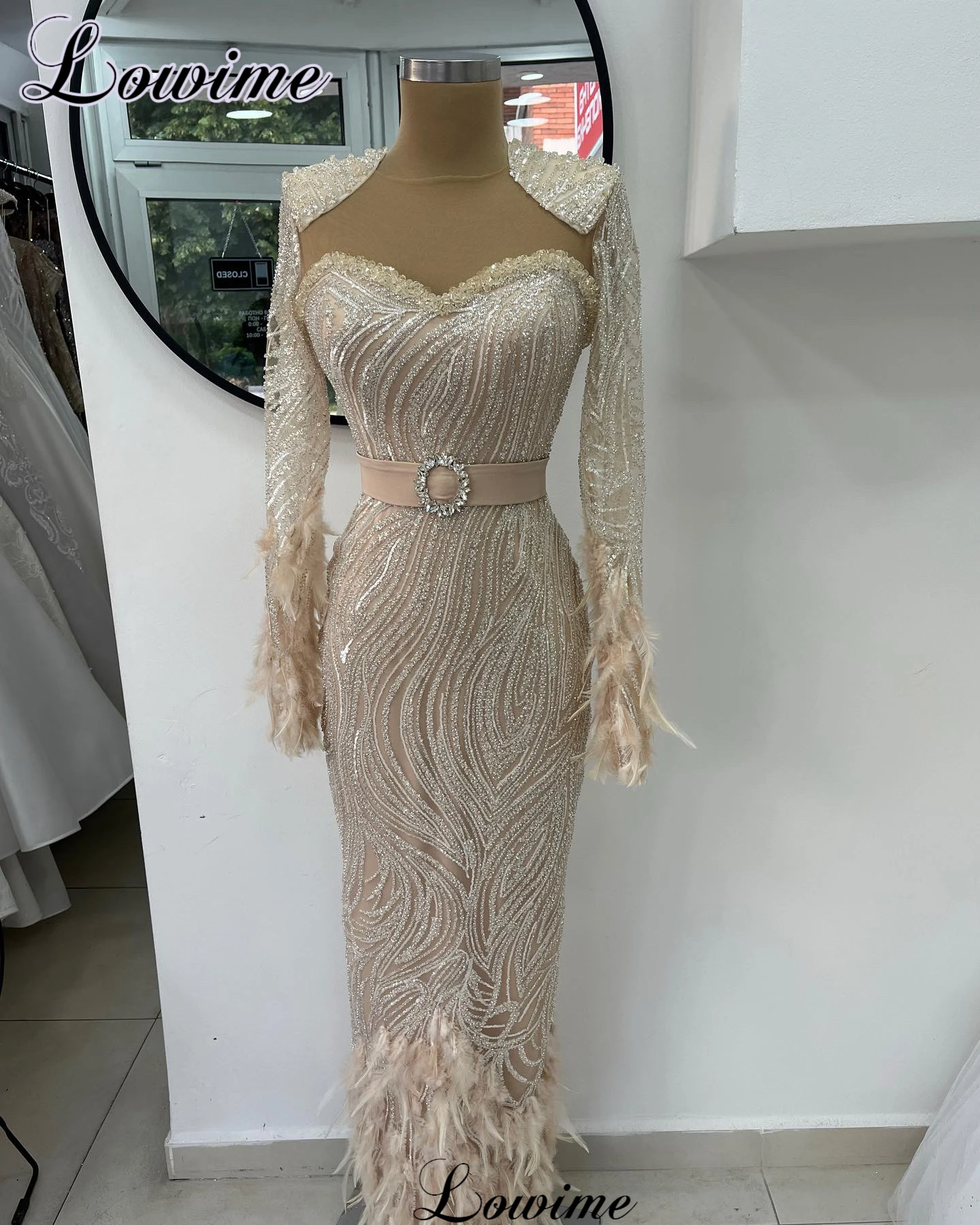 

Elegant Champagne Cocktail Dresses Mermaid Simple Long Sleeves Prom Dresses With Feathers Vestidos De Gala Evening Party Gowns