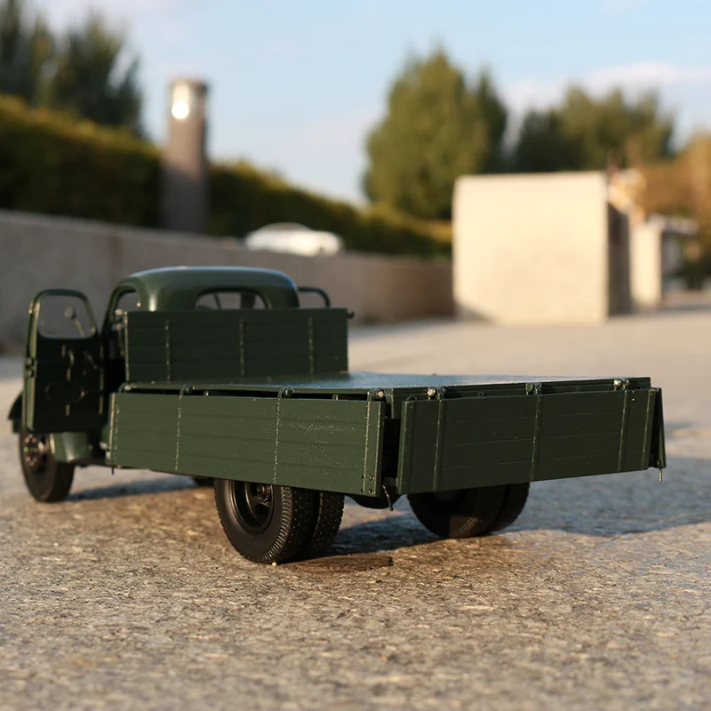 Century Dragon Original Factory Car Model Jiefang CA10 Crane Old Jiefang CA10 Truck 1:24 Simulation Alloy Car Model