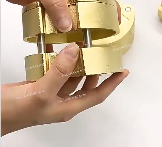 The new compression device for oral prosthetics uses two injection tanks.