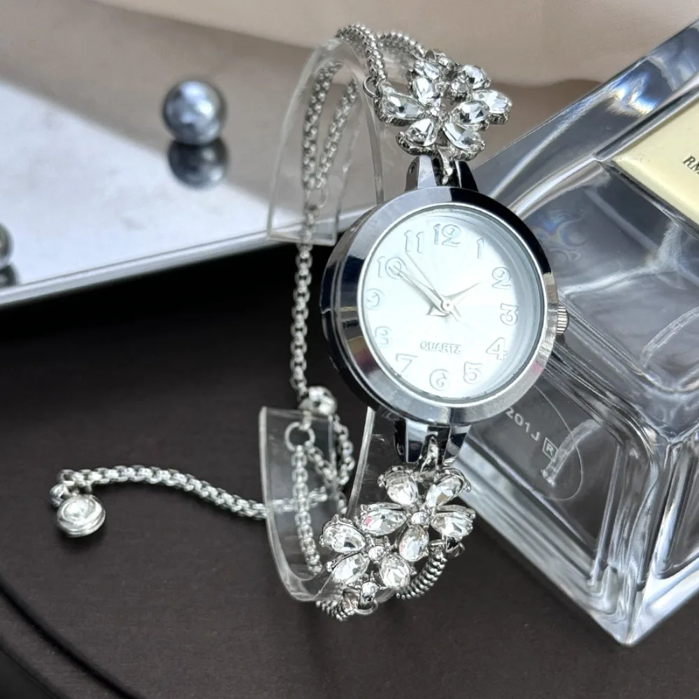 

New Flower Rhinestone Watches Adjustable Strap Bracelet Wristwatches Simple Quartz Watch Gifts