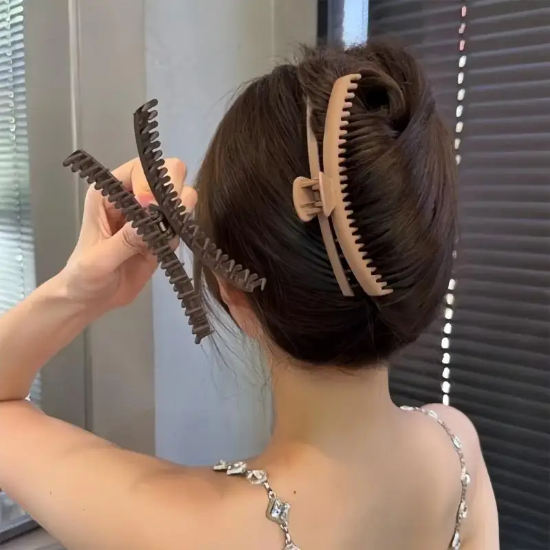 

652F Plastic Hair Clip For Women Strong Hold Patterned Texture Travel Friendly