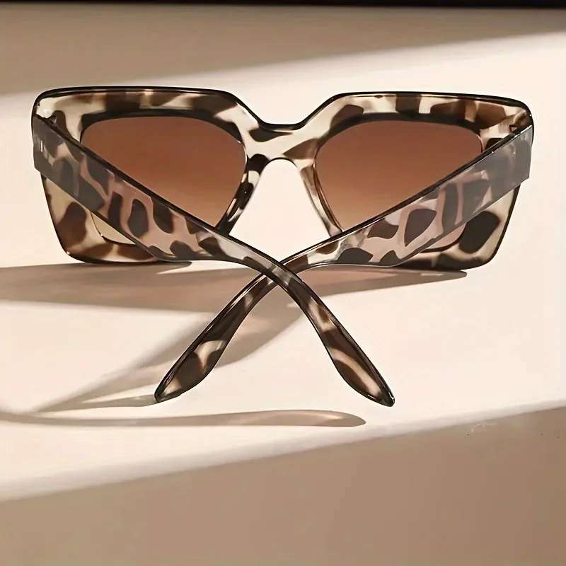 1-teilige Retro-Brille mit übergroßem rechteckigem Rahmen, modische Brille mit Leopardenmuster und Rahmendesign, geeignet für Strand und Reisen – Detail 4