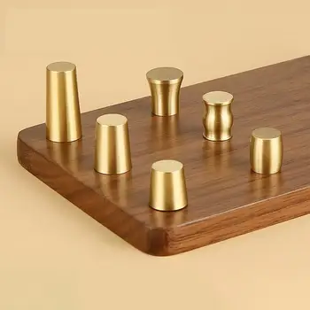 ขาเฟอร์นิเจอร์ 4PCS ทองเหลืองเฟอร์นิเจอร์สนับสนุนฟุตห้องครัวฟุตโลหะขาสําหรับอาร์มแชร์เก้าอี้สตูลวางเท้าสําหรับ Home