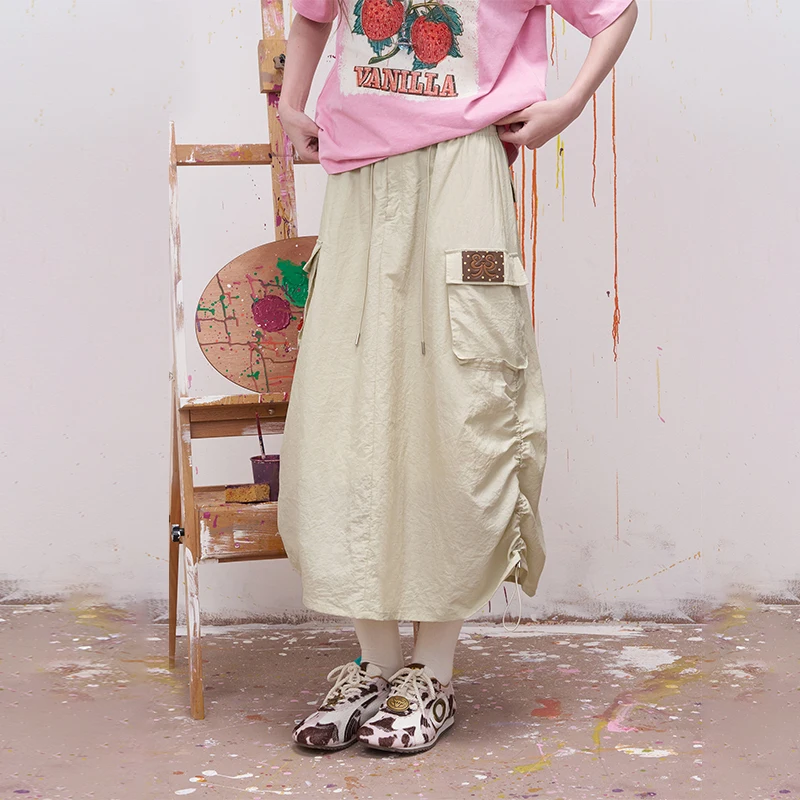 ELFSACK Streetwear Cargo Midi Skirt with Patch Detail for Women, Kawaii Summer Skirt with Drawstring Waist, Cool Harajuku Outfit