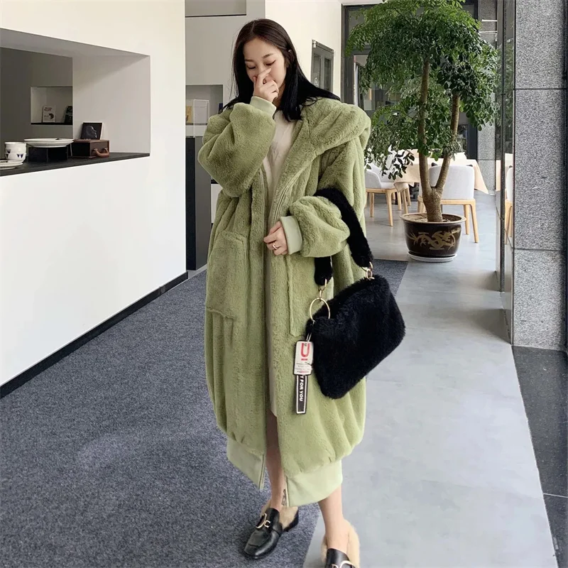 

Plush Medium Length Coat Over the Knee Autumn and Winter 2024 New Loose Thickened Loose Women's Coat Mom Solid Color Commuting W