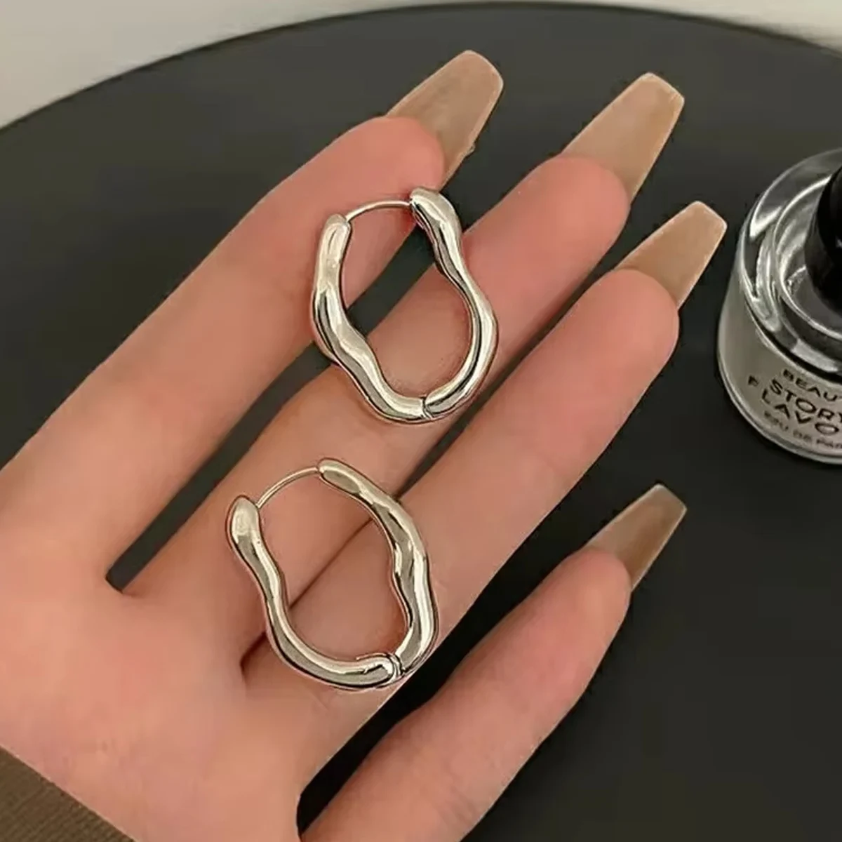 Irregular Geometric Earrings for Women's New Trendy and Personalized Design, Internet Famous Earrings With a Simple Temperament