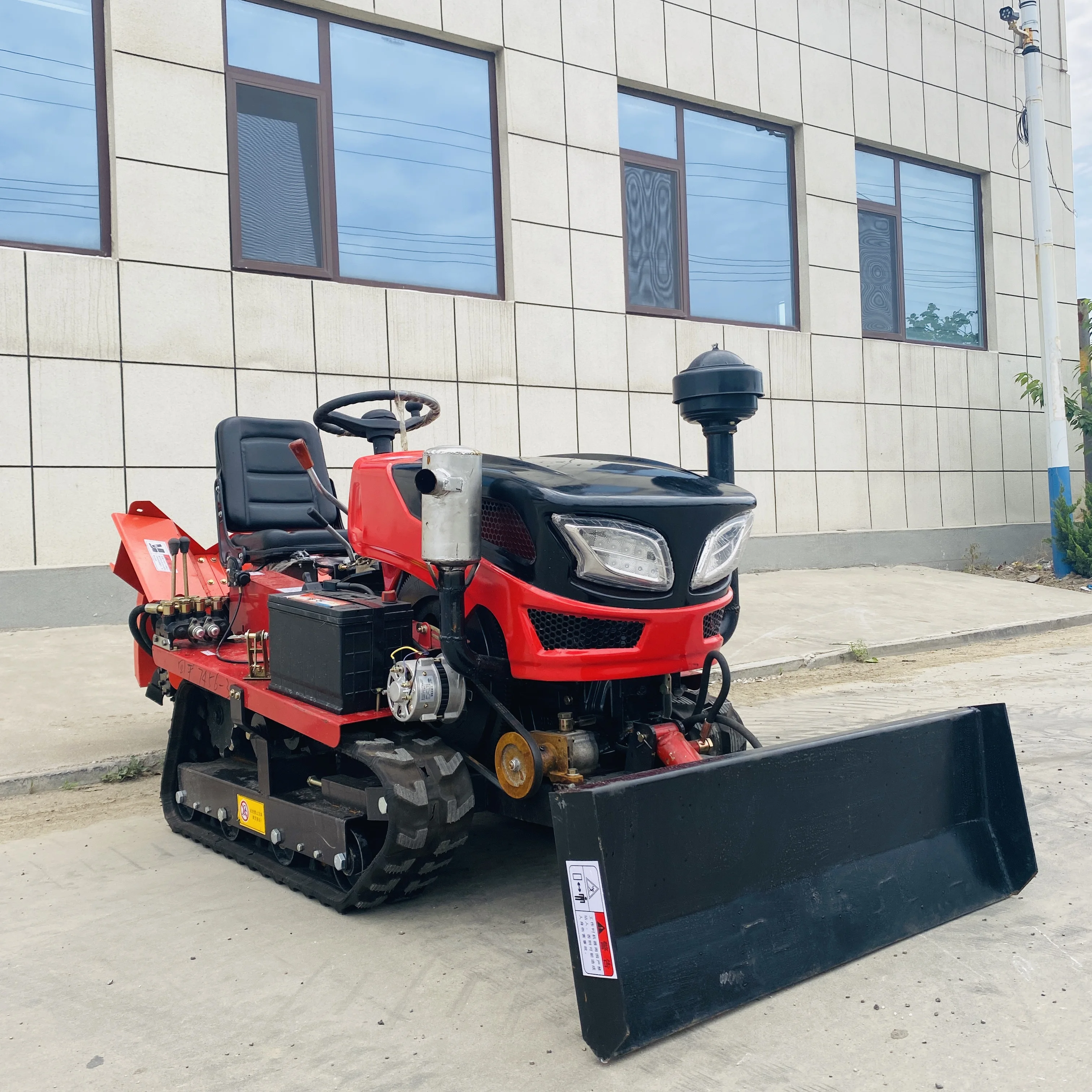 Multi Functional Tracked Tractor Cultivator for Sowing, Plowing, Weeding, Small Agricultural Tracked Tractor Hot Selling 35HP