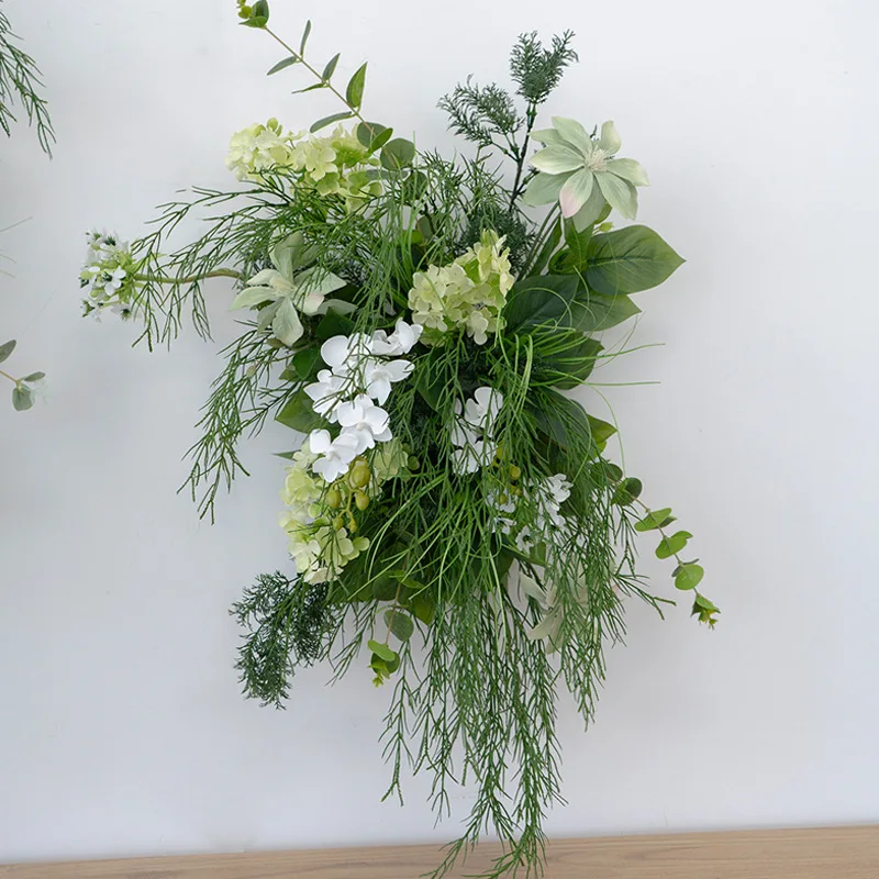 Forest-style imitation decoration with artificial flowers, staggered display windows, storefront event floral ornaments