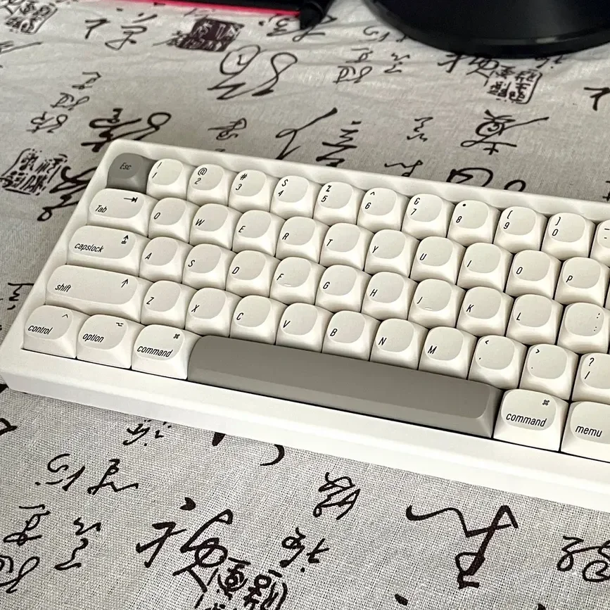 Solid White Keycap MAC Style Minimalist Keycap Pbt Sublimation Ma For 61/64/75/84/98/104 Configuration Mechanical Keyboard