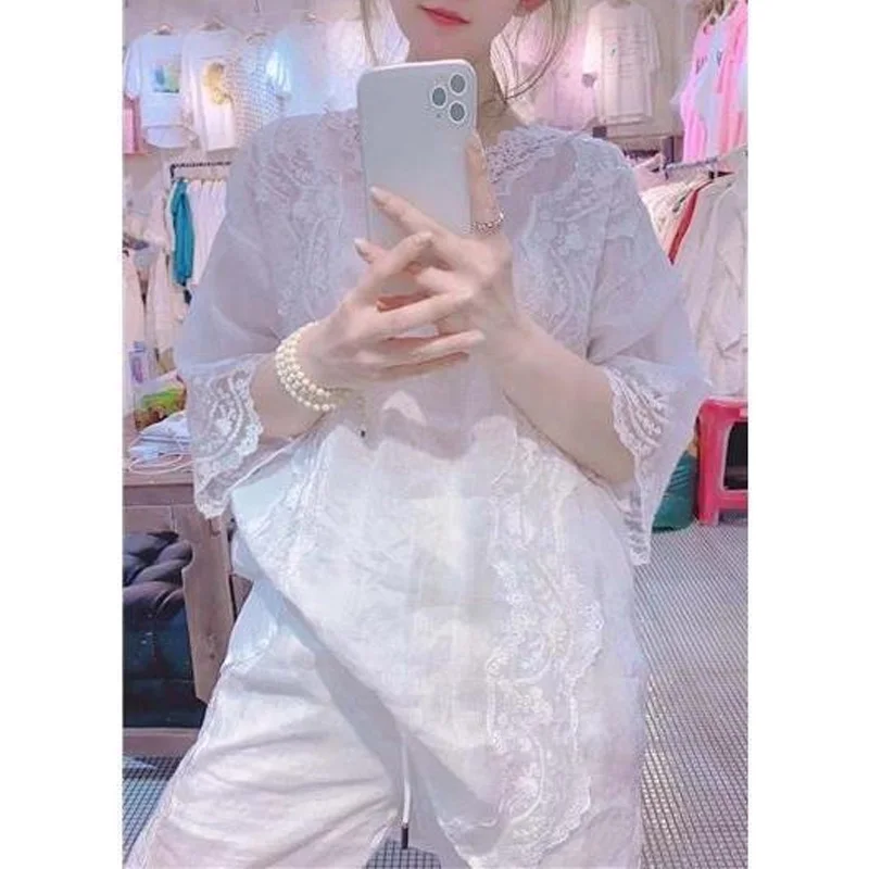 2023 New Summer Fashion Splice Lace V-Neck Small Sexy Women\'s Solid Color Slightly Transparent Versatile Mid Sleeve T-shirt