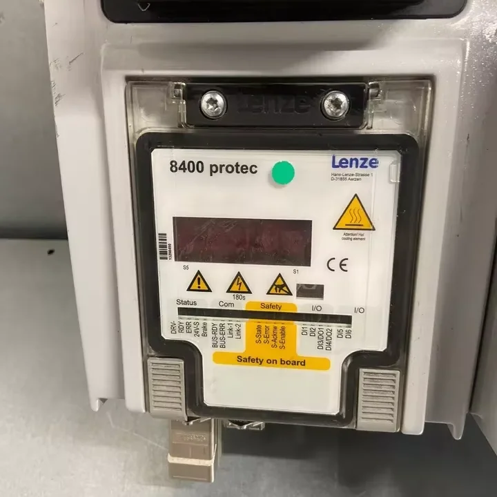 Lenze Drive E84DHMBC7514R8SKCE Inverter Drives (Models E84DHMFC1524R6SLCE E84DSPBC1524P1SLCE) Aluminum Industrial Equipment
