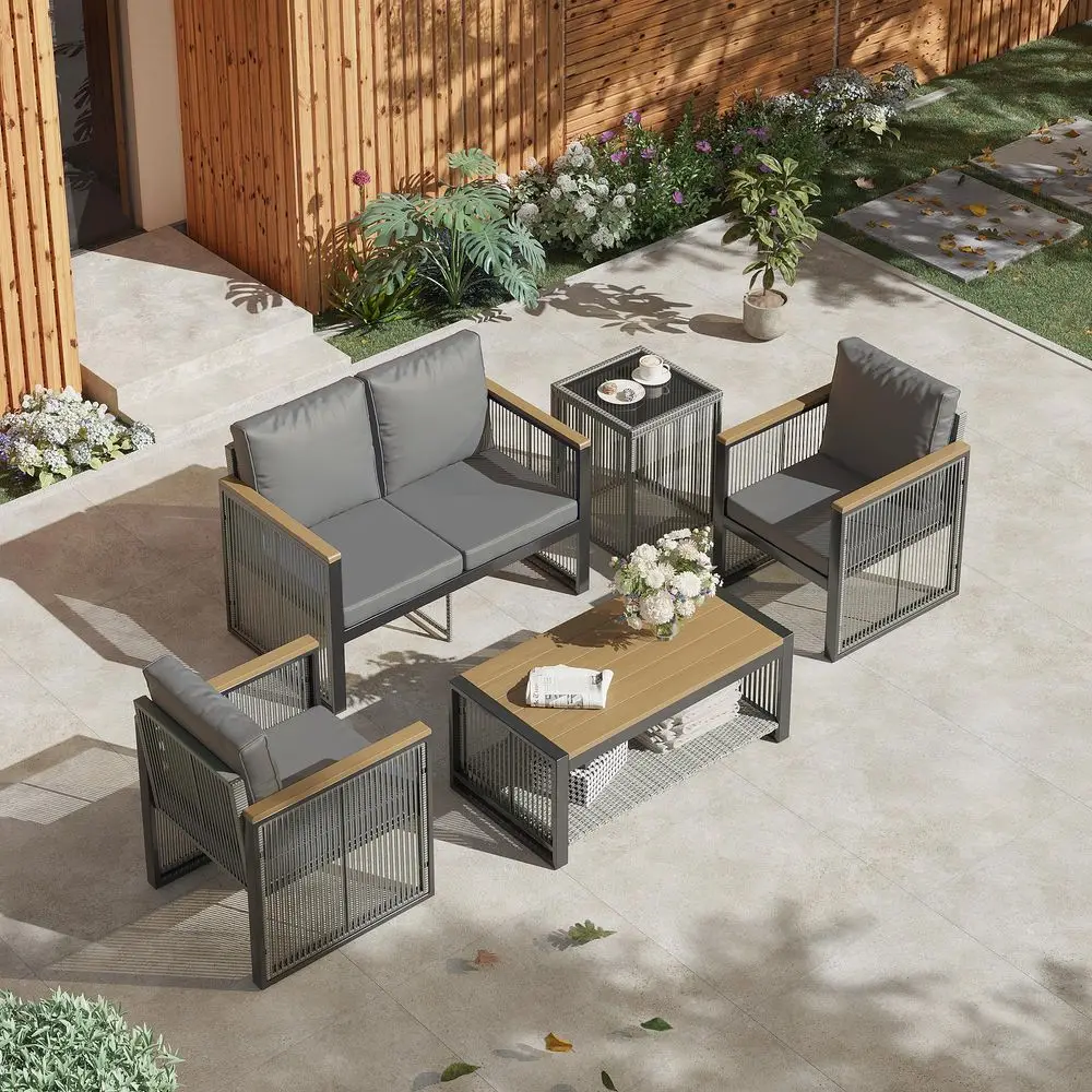 

Набор уличной металлической мебели, 5 предметов: секционный диван для отдыха на открытом воздухе, современный комплект для сидения с кофейным и приставным столиками.