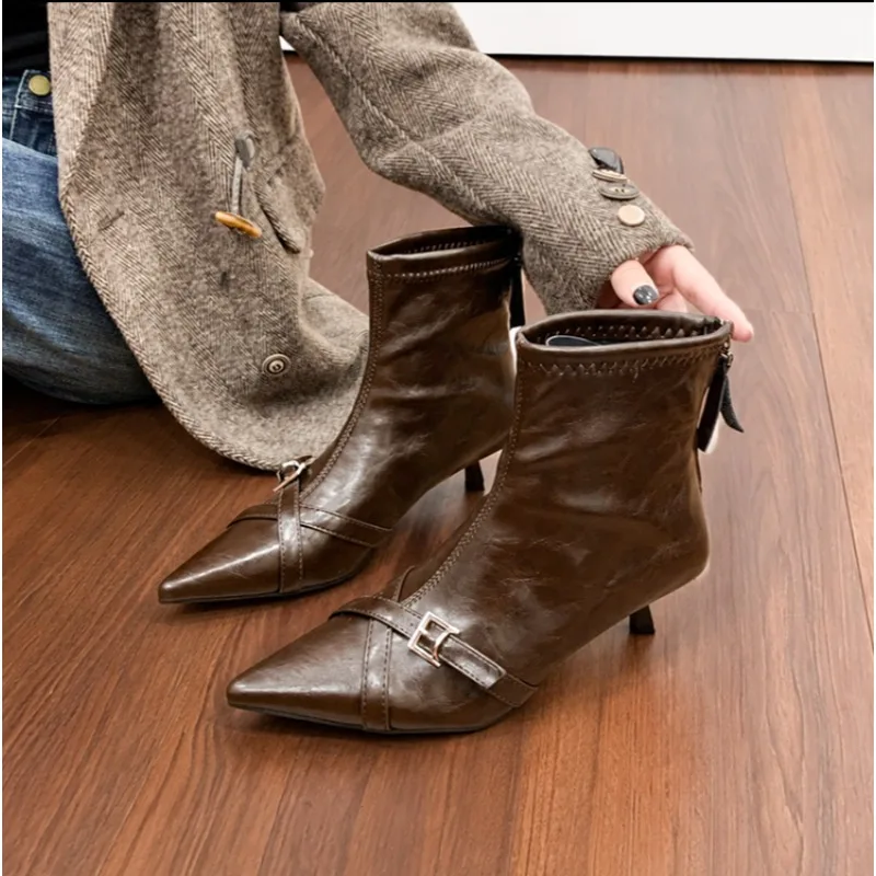 2026Pointed-toe Short Boots with A Winter Belt Buckle, Mid-heel, Elegant and Ankle-length Boots