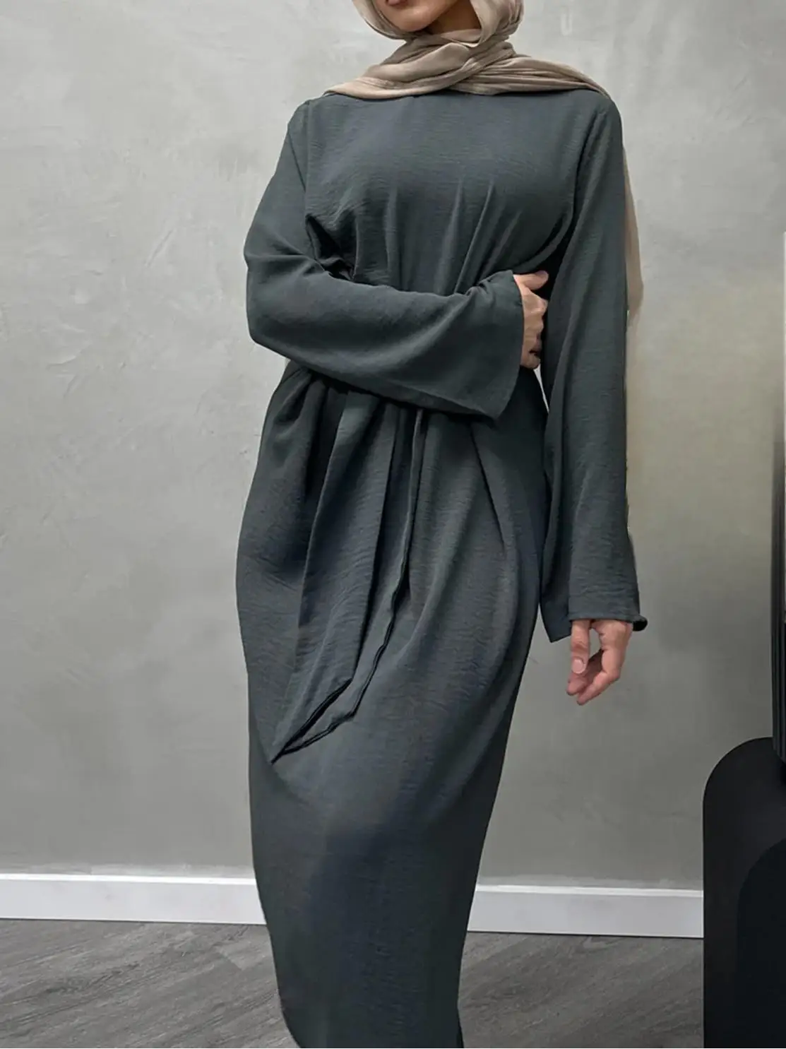 Middle East New Solid Color Lace-Up Long Dress Muslim Women Elegant Slim Fit Dress Loose Middle East Dubai Abaya Robe