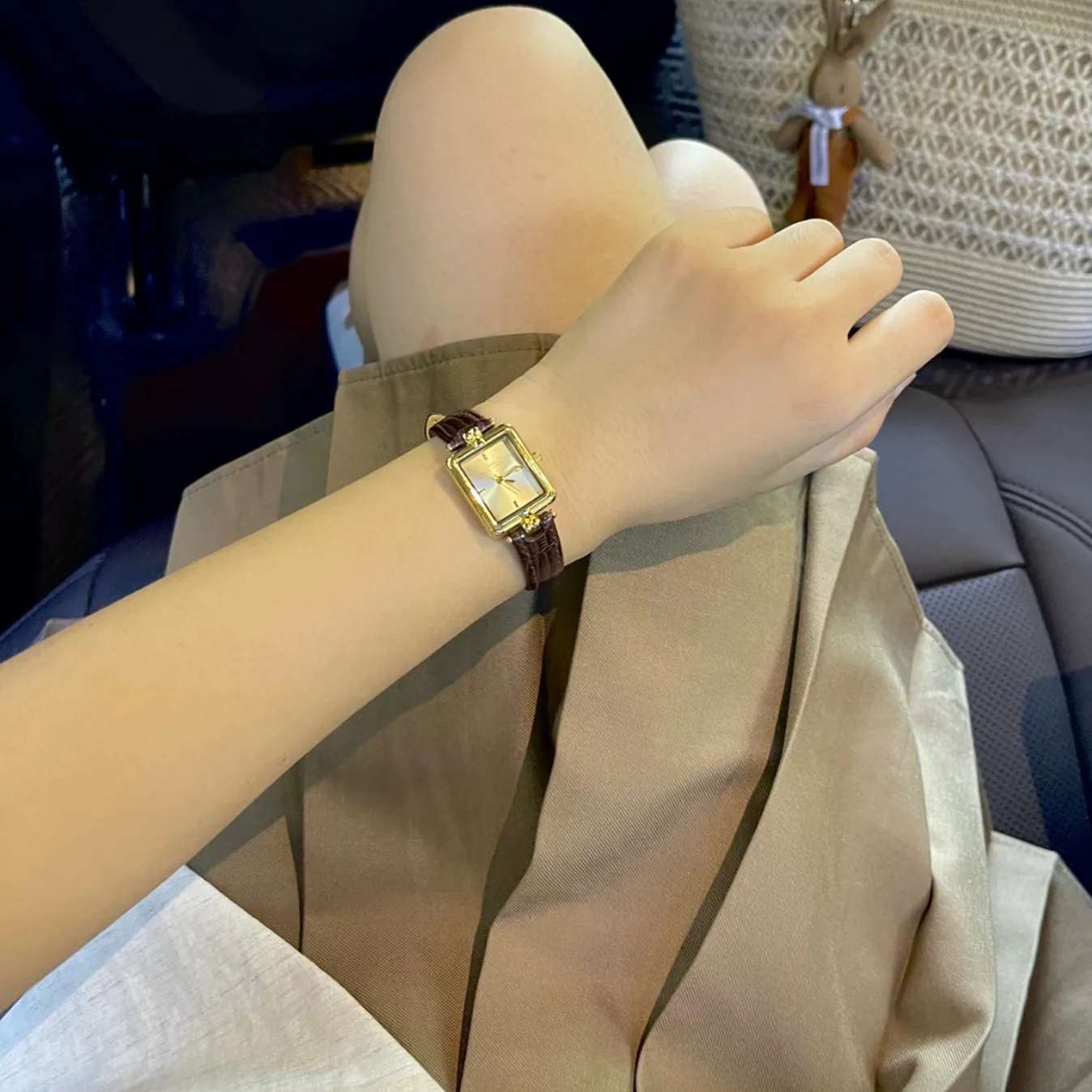 ساعة نسائية مربعة جديدة، ساعة ذهبية صغيرة فاخرة خفيفة، طراز قديم، اختيار راقي من الساعات، إكسسوارات نسائية. #3