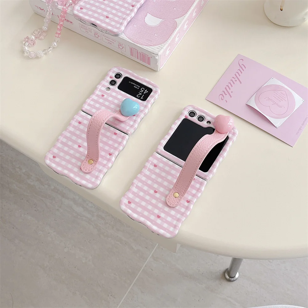 Cute Checkered Heart Wave Frame Plating Case for Samsung Galaxy Zflip5 Z Flip6 Flip 4 3 6 5 ZFlip3 Fashion Ring Wristband Cover