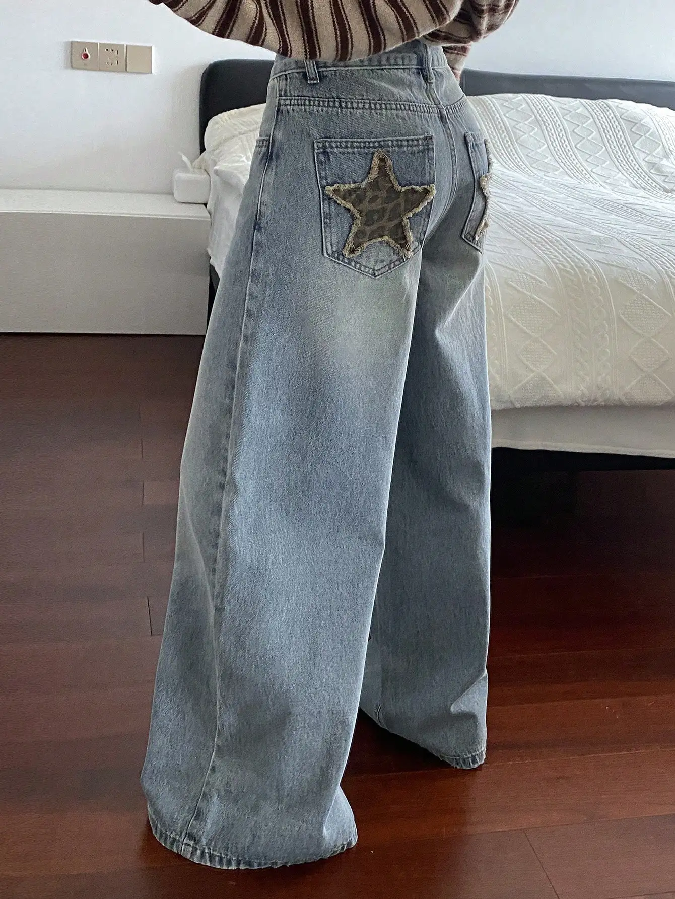 

Женские широкие джинсы с карманами-накладками в виде звезд, повседневные джинсовые брюки в уличном стиле